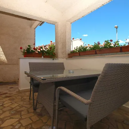 아파트 Mladen 1588 풀라