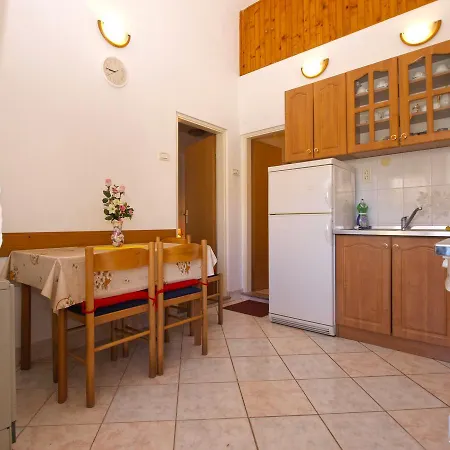 Mladen 1588 아파트