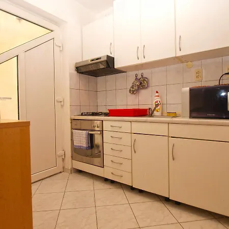 Appartement Mladen 1588 *