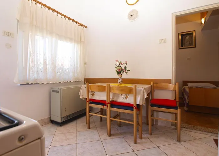 Apartman Mladen 1588 *