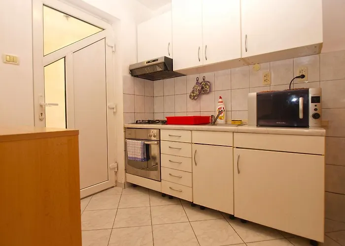 Apartman Mladen 1588 *