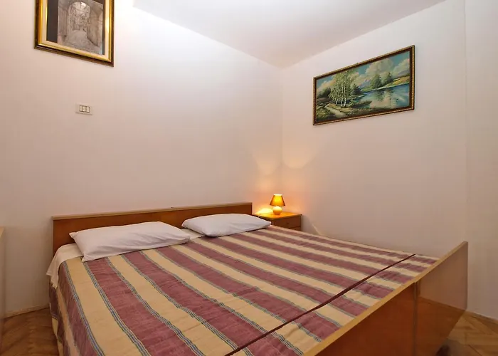 Apartman Mladen 1588 *