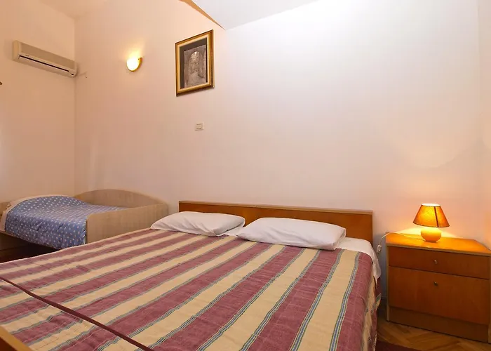 Apartman Mladen 1588 *