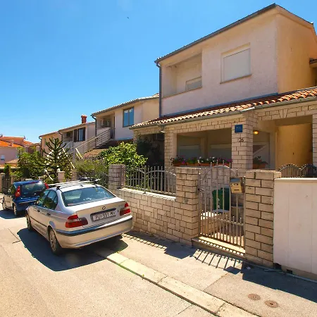 شقة Mladen 1588 *