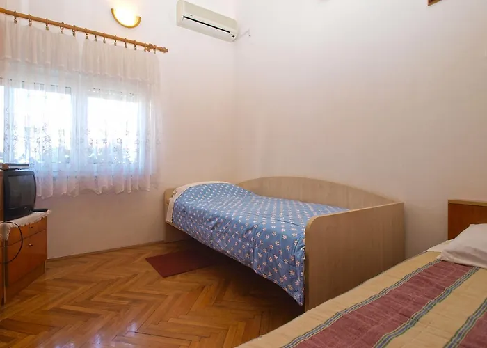 Mladen 1588 * بولا