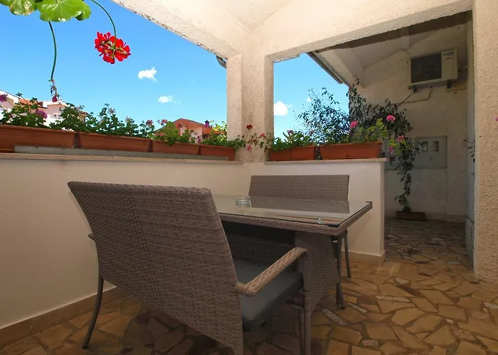 Mladen 1588 * بولا