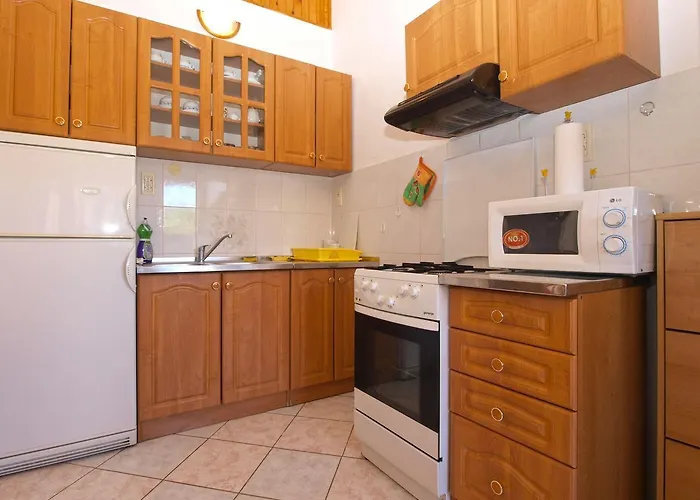 Mladen 1588 * بولا